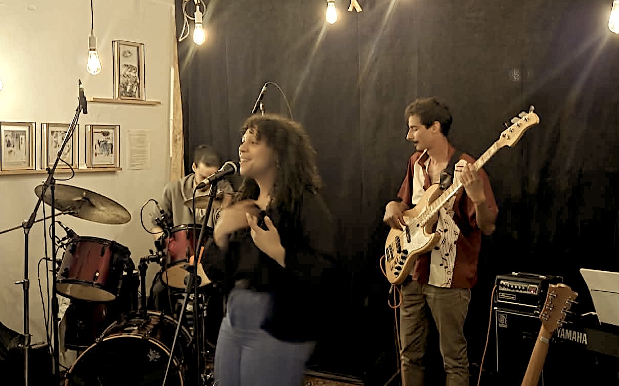Hydromiel Musique live on stage
